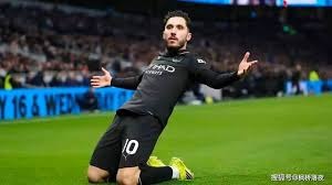 李冰冰再刷新疆雪场 你准备好冲同款雪道了吗